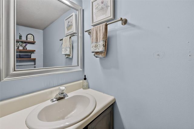 307 Lawrence Pl, Coraopolis, PA 15108