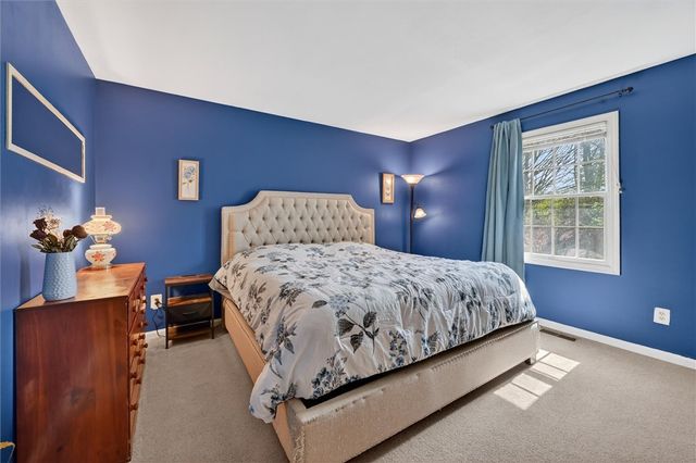 307 Lawrence Pl, Coraopolis, PA 15108