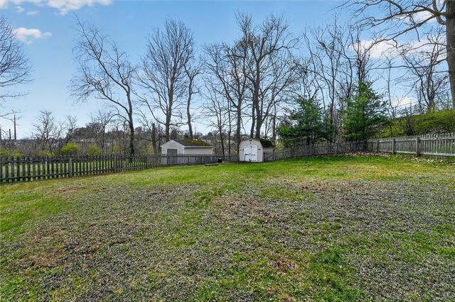 307 Lawrence Pl, Coraopolis, PA 15108