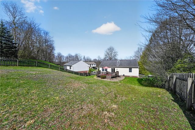 307 Lawrence Pl, Coraopolis, PA 15108