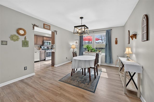 307 Lawrence Pl, Coraopolis, PA 15108