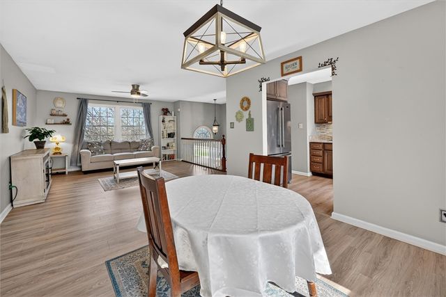 307 Lawrence Pl, Coraopolis, PA 15108