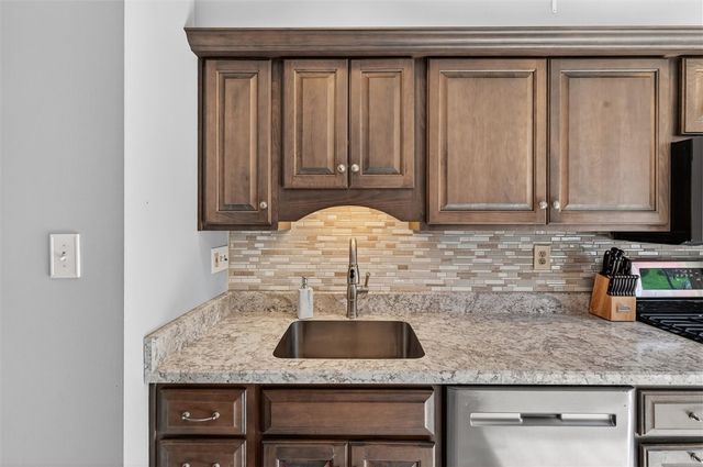 307 Lawrence Pl, Coraopolis, PA 15108