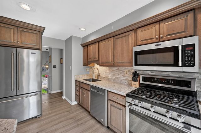 307 Lawrence Pl, Coraopolis, PA 15108