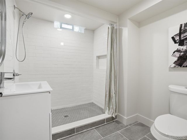 413 Poplar Avenue, Royal Oak, MI 48073
