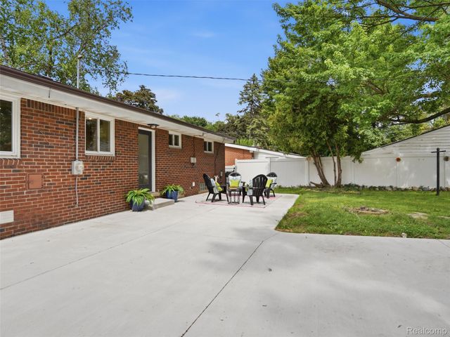 413 Poplar Avenue, Royal Oak, MI 48073