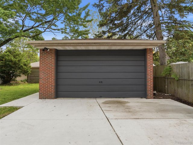 413 Poplar Avenue, Royal Oak, MI 48073