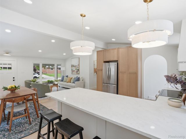 413 Poplar Avenue, Royal Oak, MI 48073