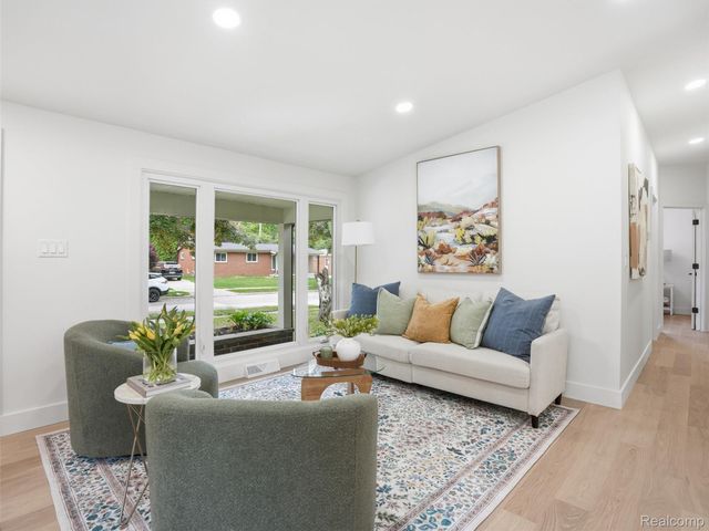 413 Poplar Avenue, Royal Oak, MI 48073