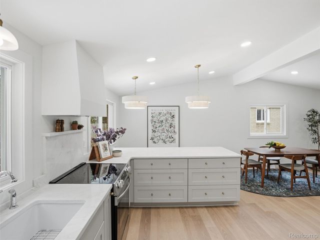 413 Poplar Avenue, Royal Oak, MI 48073