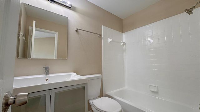 2532 WOODGATE BOULEVARD 202, Orlando, FL 32822