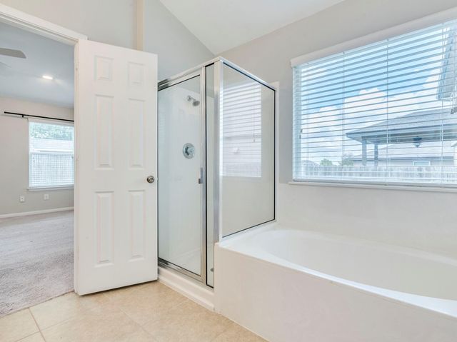 141 Linden LN, San Marcos, TX 78666