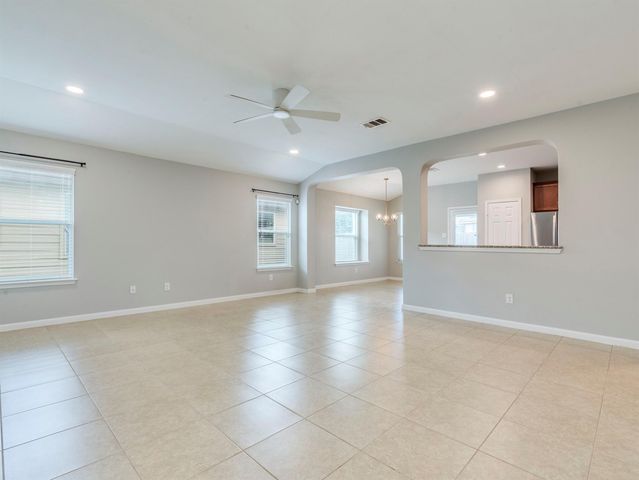 141 Linden LN, San Marcos, TX 78666