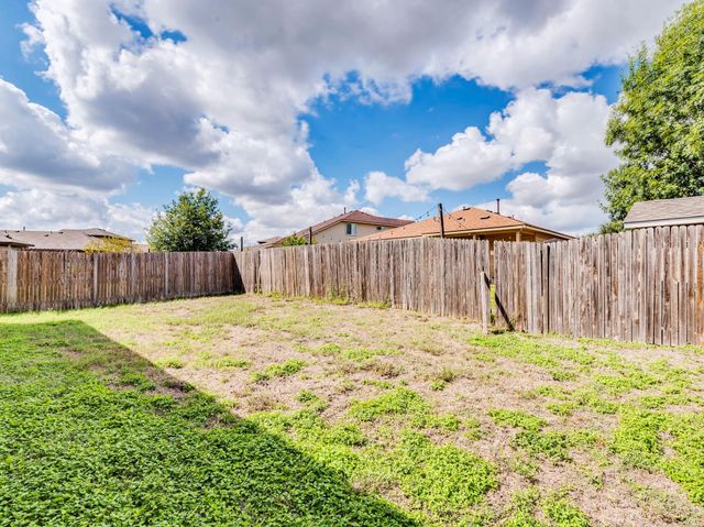 141 Linden LN, San Marcos, TX 78666