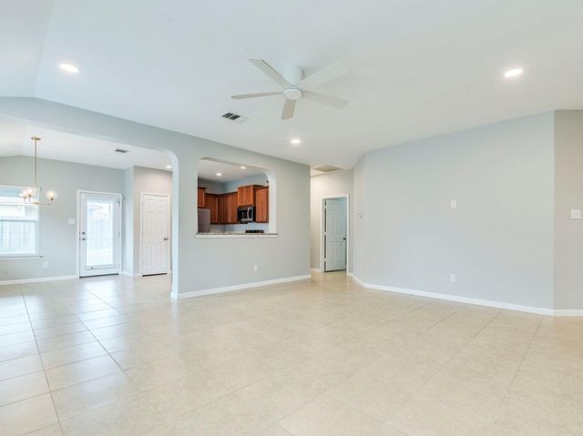 141 Linden LN, San Marcos, TX 78666