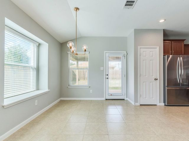 141 Linden LN, San Marcos, TX 78666