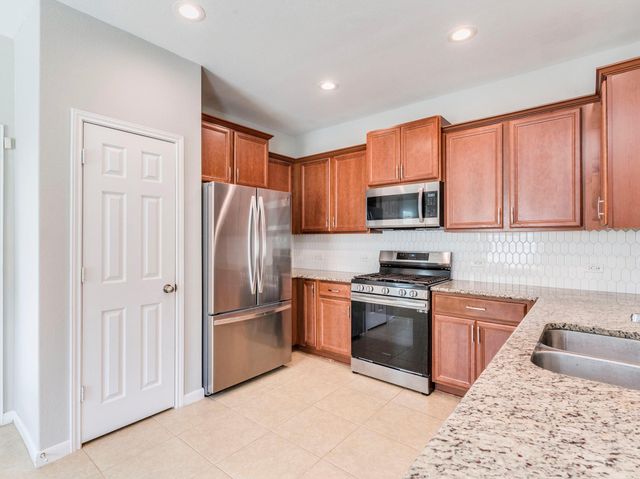 141 Linden LN, San Marcos, TX 78666