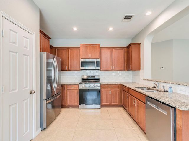141 Linden LN, San Marcos, TX 78666