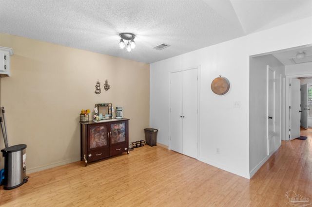 7032 Weatherwood Dr, Pensacola, FL 32506