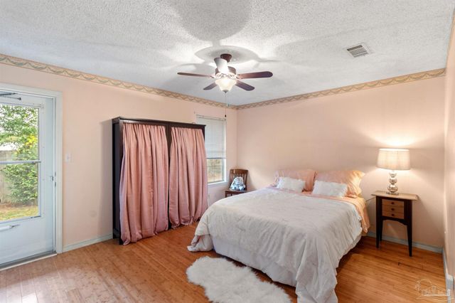 7032 Weatherwood Dr, Pensacola, FL 32506