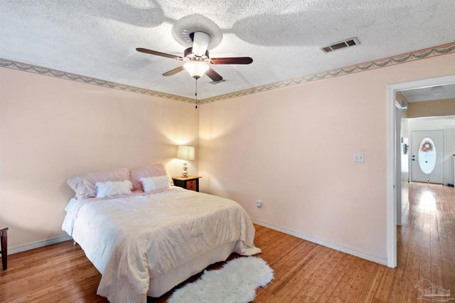 7032 Weatherwood Dr, Pensacola, FL 32506