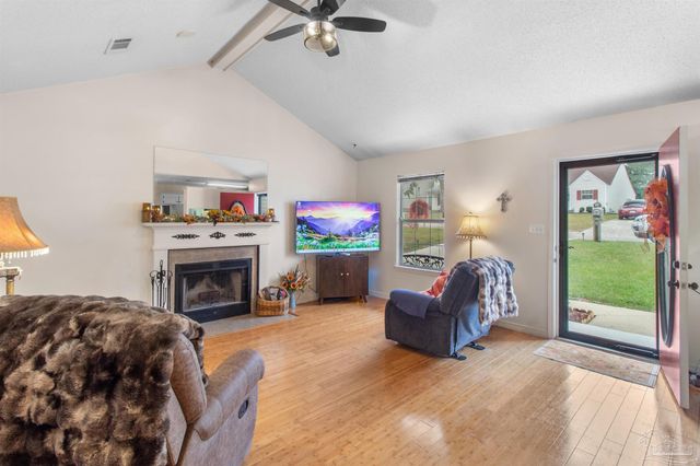 7032 Weatherwood Dr, Pensacola, FL 32506