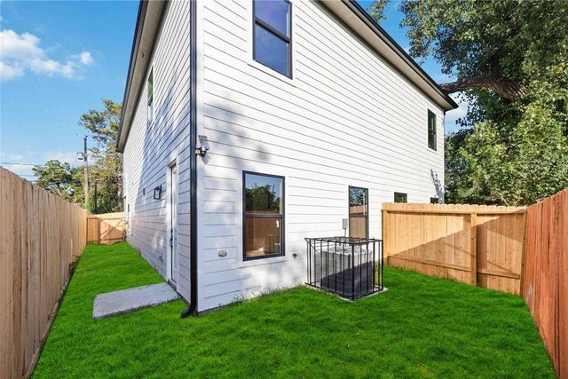 5222 Gold Street B, Houston, TX 77026