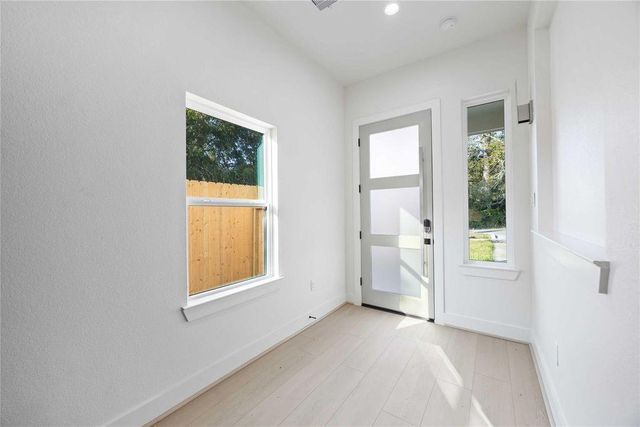 5222 Gold Street B, Houston, TX 77026