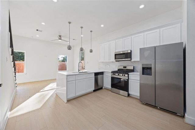 5222 Gold Street B, Houston, TX 77026