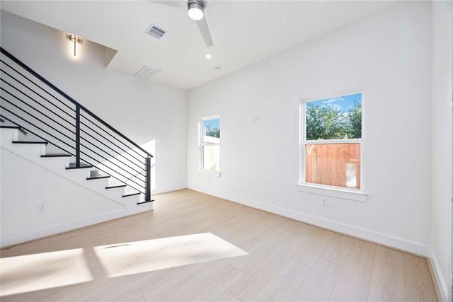 5222 Gold Street B, Houston, TX 77026