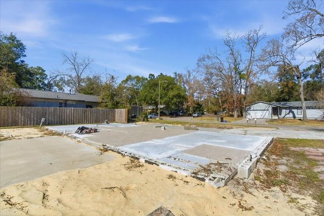 8203 SW 13TH ROAD, Gainesville, FL 32607