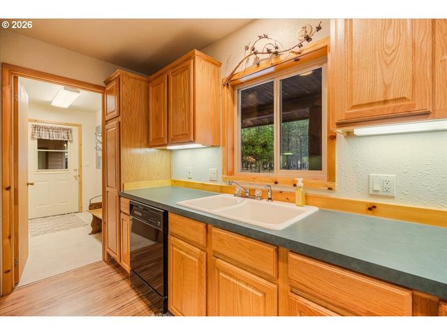 152038 CONESTOGA Rd, La Pine, OR 97739