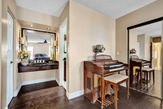 8650 SW 51st Street, Cooper City, FL 33328