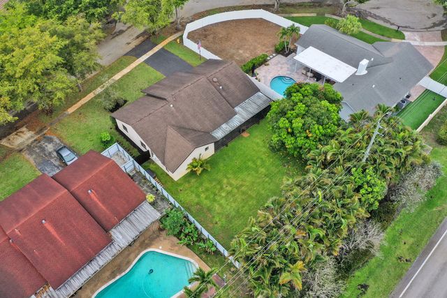 8650 SW 51st Street, Cooper City, FL 33328