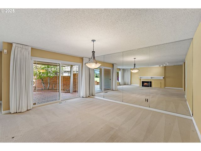 32455 Sw ARBOR LAKE Dr, Wilsonville, OR 97070
