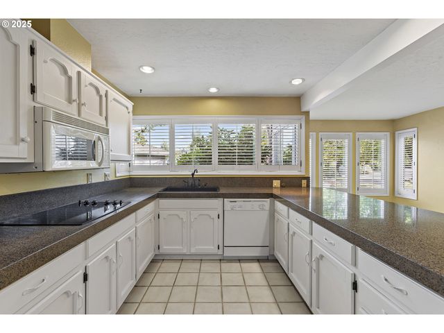 32455 Sw ARBOR LAKE Dr, Wilsonville, OR 97070