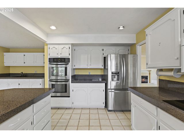 32455 Sw ARBOR LAKE Dr, Wilsonville, OR 97070