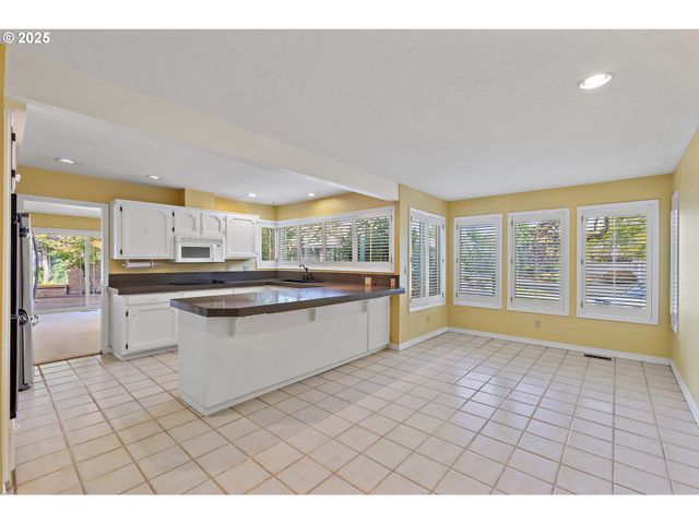 32455 Sw ARBOR LAKE Dr, Wilsonville, OR 97070