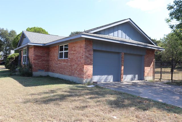 2406 Magna Vista Drive, Dallas, TX 75216