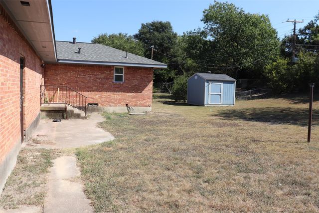 2406 Magna Vista Drive, Dallas, TX 75216