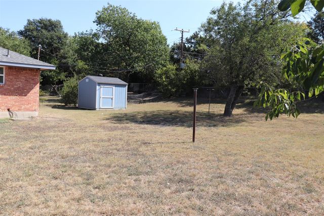 2406 Magna Vista Drive, Dallas, TX 75216