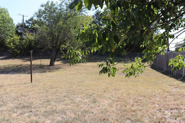 2406 Magna Vista Drive, Dallas, TX 75216