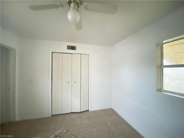 15 Vineyard ST, Lehigh Acres, FL 33936