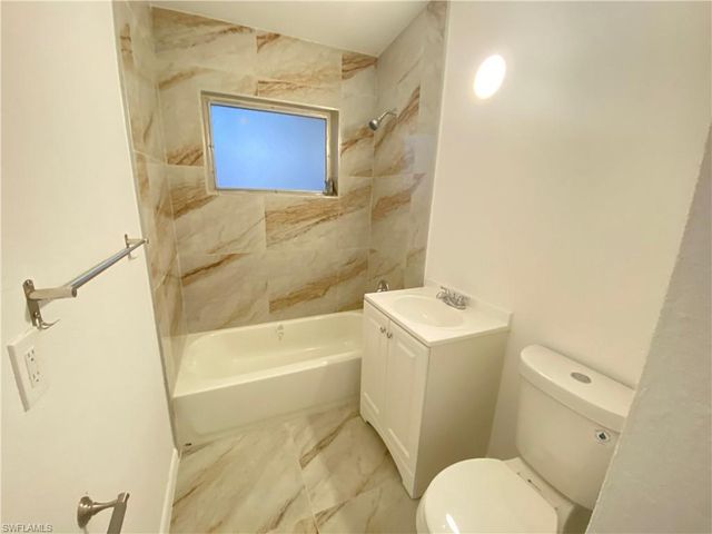 15 Vineyard ST, Lehigh Acres, FL 33936