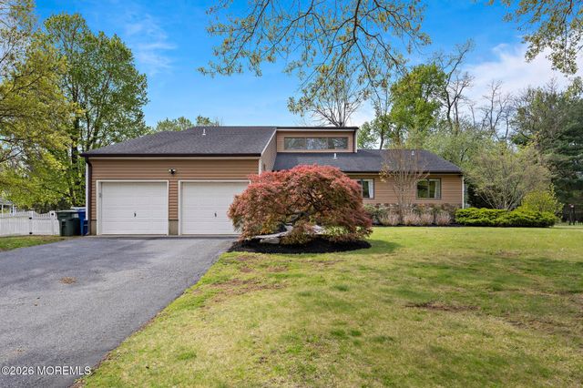 10 Old Farm Road, Tinton Falls, NJ 07724