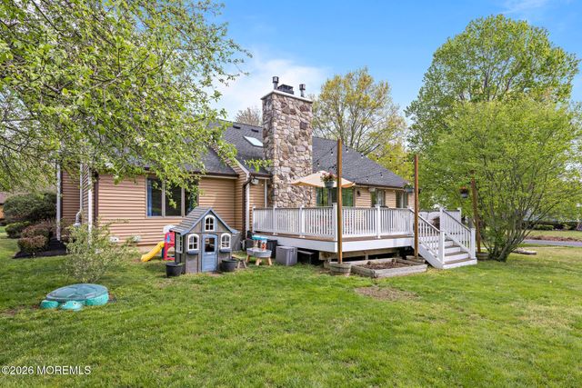 10 Old Farm Road, Tinton Falls, NJ 07724