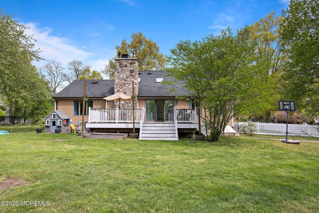 10 Old Farm Road, Tinton Falls, NJ 07724