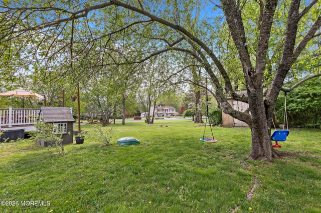 10 Old Farm Road, Tinton Falls, NJ 07724