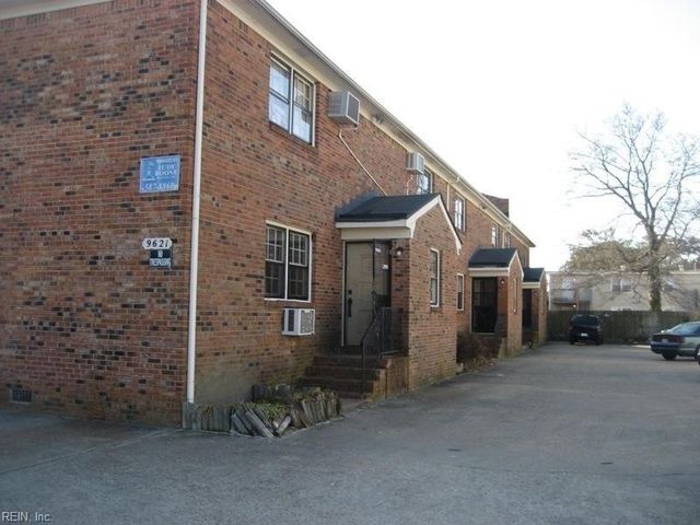 9621 8th Bay St Apt 10, Norfolk, VA 23518