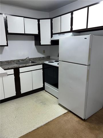 9621 8th Bay St Apt 10, Norfolk, VA 23518